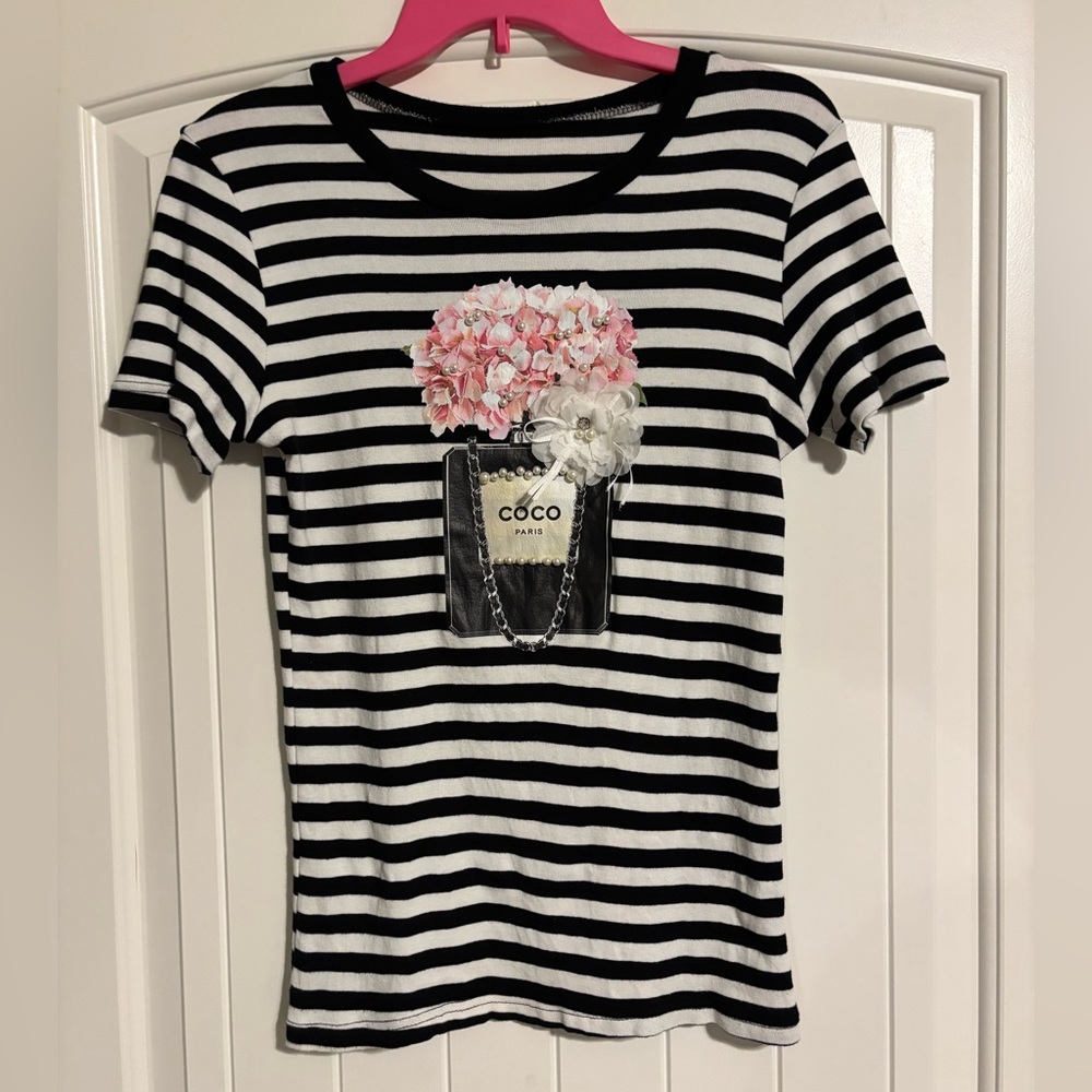 T-Shirt inspired Perfume Graphic *unbranded top not an authentic